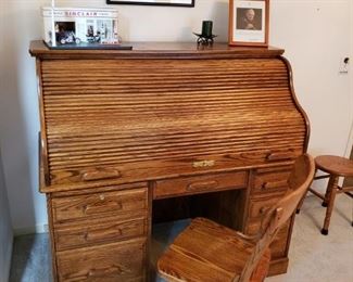 GORGEOUS ROLL TOP DESK
