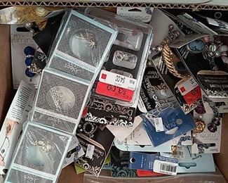 https://connect.invaluable.com/randr/auction-lot/misc-new-jewelry_10C40AF85A