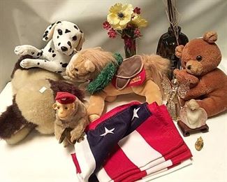 https://connect.invaluable.com/randr/auction-lot/stuffed-animal-lot-w-clapping-monkey-american_3874DC1933