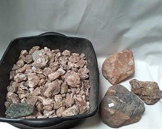 https://connect.invaluable.com/randr/auction-lot/arizona-rocks-chrysocolia-scheelite-minerals_93A465DB59