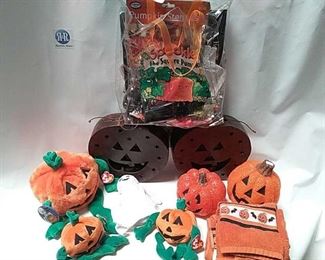 https://connect.invaluable.com/randr/auction-lot/pumpkin-halloween-decor-pumpkin-beanie-babies_F9C42149A2