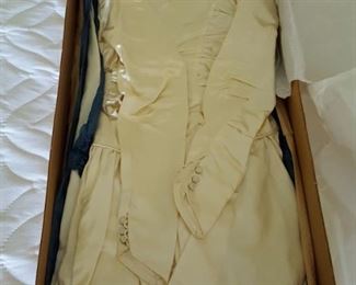 Long sleeve antique wedding dress with long train