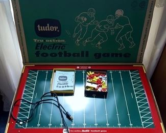 tudor Electric Football Game model 500 - great condition