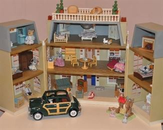 CALICO CRITTERS CLOVERLEAF MANOR MANSION INCLUDING, THE MANSION, 13 CRITTERS, FURNITURE AS SHOWN, CAR AND FERRIS WHEEL.  OUR PRICE IS $250.00.