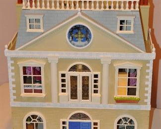 FRONT VIEW OF THE CALICO CRITTERS MANSION.