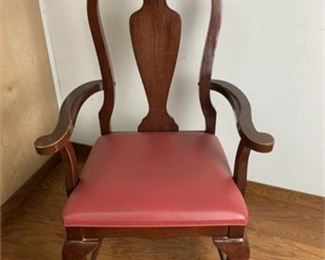 Lot 001
Vintage Side chair with padded seat