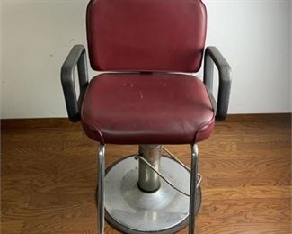 Lot 051
Salon chair