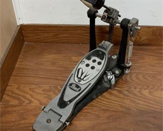 Lot 105
Pearl guitar pedal