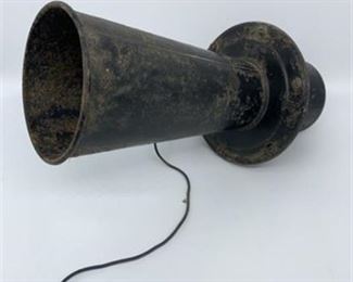 Lot 204
Vintage vehicle horn