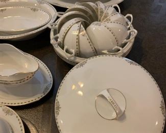 HEINRICH & CO Selb Bavaria Porcelain China Set - 97 Piece Set