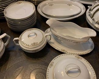 HEINRICH & CO Selb Bavaria Porcelain China Set - 97 Piece Set