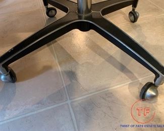 Dated Chromcraft Patterned Dinette Kitchen Set with Leaf and 6 Swivel Barrel Chairs