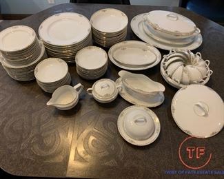 HEINRICH & CO Selb Bavaria Porcelain China Set - 97 Piece Set