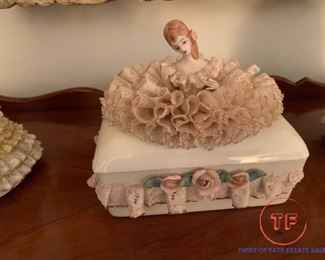 Heirlooms of Tomorrow Figurine