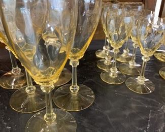 HEISEY Sahara Yellow "OLD DOMINION" #3380 Diamond Optic Glassware - Set of 25