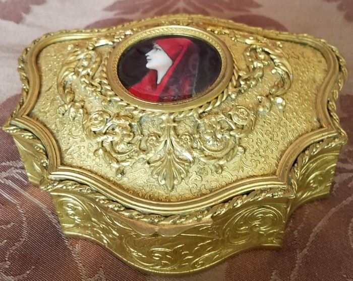 Beautiful Tiffany Studios stamped box with enamel medallion  signed FJ, green velvet interior 
