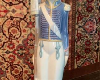 CLEARANCE $30.00 now, was $100.00........Lladro Boy Soldier 
