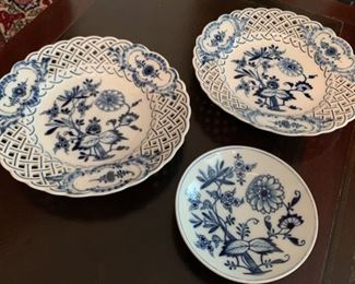 $48.00......Antique Meissen Porcelain Blue Onion Reticulated Plates 