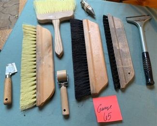 CLEARANCE !   $5.00 now, was $12.00....Garage LOT 65  Wall Papering Tools