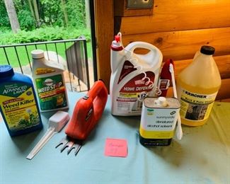 CLEARANCE !   $5.00 now, was $12.00....Garage LOT 39  Weed Killer and More