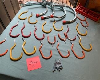 CLEARANCE !   $5.00  now, was $14.00....Garage LOT 19  Vinyl Coated Hooks and More