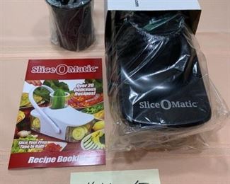 CLEARANCE  $5.00 now, was $16.00....Kitchen LOT 32  Brand New Slice O Matic