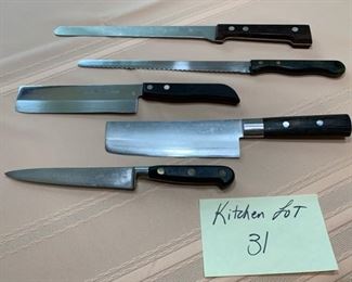 CLEARANCE  $5.00 now, was $20.00....Kitchen LOT 31  5 Knives 