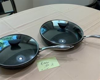HALF OFF!    $12.00 now, was $24.00....Kitchen LOT 2 Pair of Skillets like new condition 11" and 12"