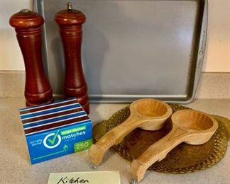 CLEARANCE    $5.00 now, was $16.00......Kitchen Lot 39 Salt & Pepper, Carved Molds and More
