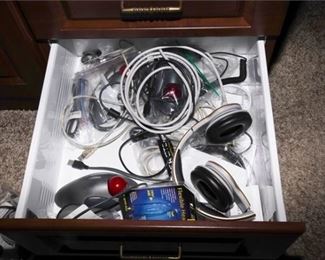 91. Group Lot of Miscellaneous Electronics
