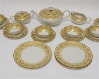 1054	21 PIECE WUNSIEDEL BAVARIA TEA & LUNCHEON SET, LUNCHEON PLATES ARE 7 1/8 IN 

