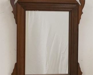 1133	MAHOGANY CHIPPENDALE STYLE MIRROR BY CARDINALS FURNITURE SHOP VIRGINIA, DIMENSIONS ARE 17 3/4 IN X 30 1/2 IN 
