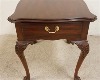1140	HENKEL HARRIS ONE DRAWER END TABLE. 21 IN X 27 IN X 25 IN HIGH
