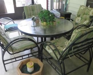 Aluminum & Glass 48" Round Table with 4 Chairs and Cushions