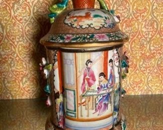 018d Chinese Lidded Vase