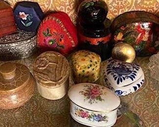 019d Lidded Box Assortment