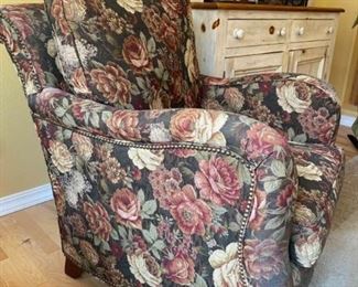 127L LaZ Boy Upholstered Club Chair