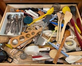 143L Drawer of Kitchen Tools