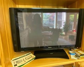 152L Hitachi Ultravision Plasma 42 in TV