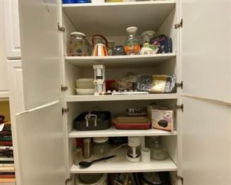 164L Pantry Full Of Kitchen Goods