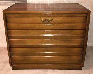 PRICE: $120.00  Vintage Mid Century 
American of Martinsville 
3 Drawer Chest 
Measures: 34”Wide • 30”Tall • 18.5”Deep 
Item#65488