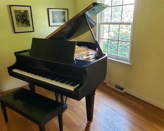001 Baldwin Baby Grand Prix Piano