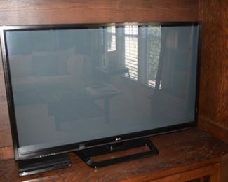 Flat screen TV   LG  50"  $ 145