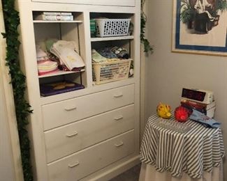 White cabinet w/drawers