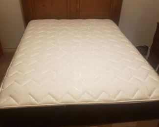 like new 2019 bamboo full mattress