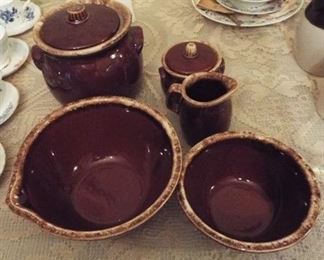 124.  LOT 5 PIECES HULL OVENPROOF POTTERY  $40.00