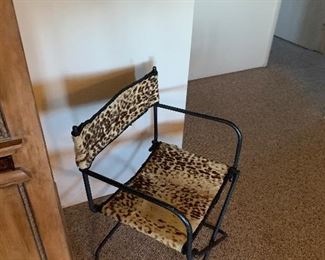 Leopard folding chair 