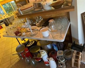 wine glasses, kitchen tools