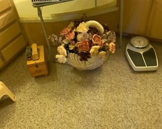 bathroom décor, scale, shoe shine box, travel accessories 