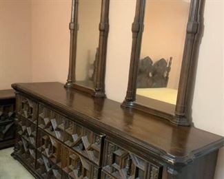 Solid Wood Dresser with Two Attachable Mirrors